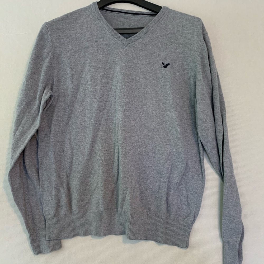 American eagle v neck sweater